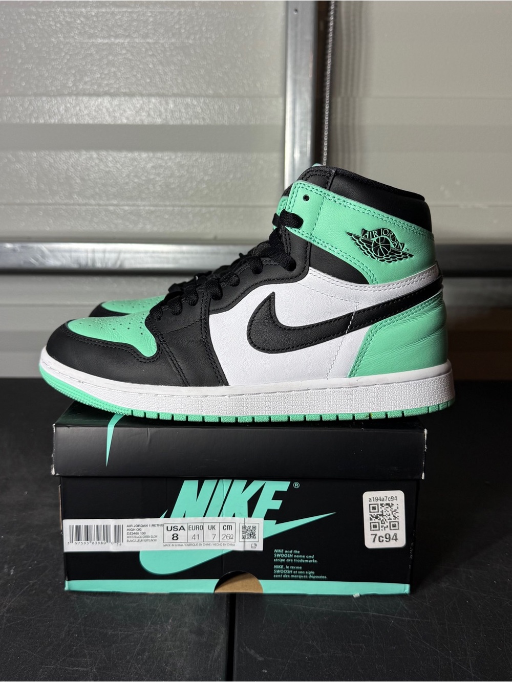 Size 8 - AJ 1 Green Glow